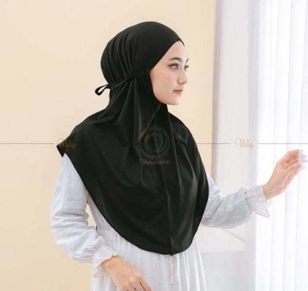 Hijab dengan bahan jaring untuk sirkulasi udara